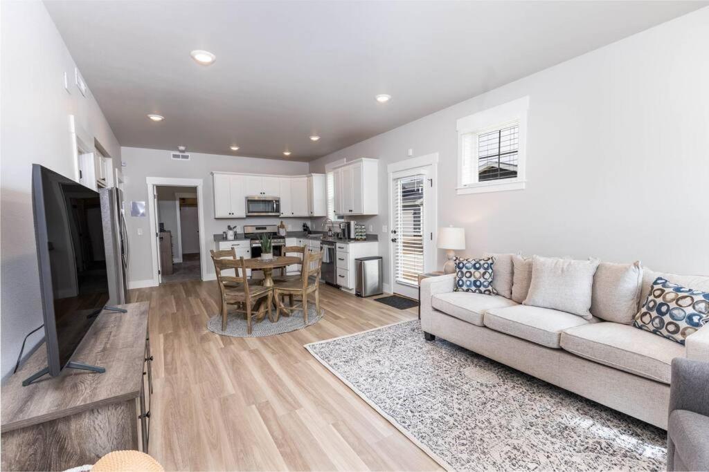 Charming 3-Bedroom In Vibrant New Neighborhood Billings Buitenkant foto