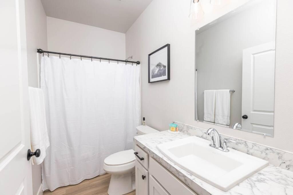 Charming 3-Bedroom In Vibrant New Neighborhood Billings Buitenkant foto